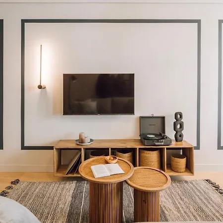 아파트 Adraga - 1 Bedroom And Shared Pool In Avenidas Novas