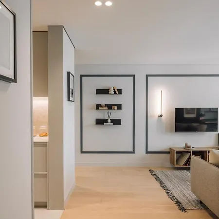 Adraga - 1 Bedroom And Shared Pool In Avenidas Novas Apartment