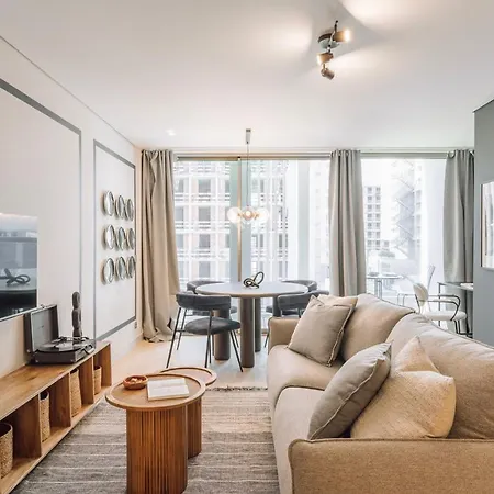 Apartment Adraga - 1 Bedroom And Shared Pool In Avenidas Novas