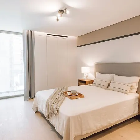 Adraga - 1 Bedroom And Shared Pool In Avenidas Novas Lisbona